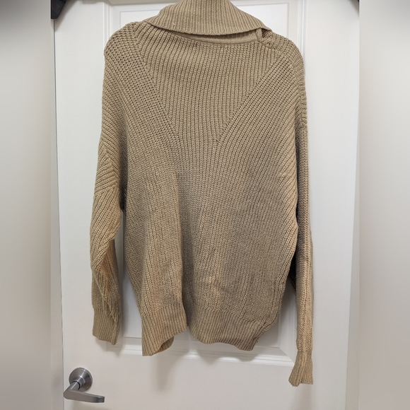 Plenty monk & Lou oatmeal colored sweater in size medium - Picture 2 of 5